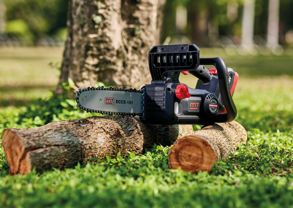 DCCS101_04 tronçonneuse
